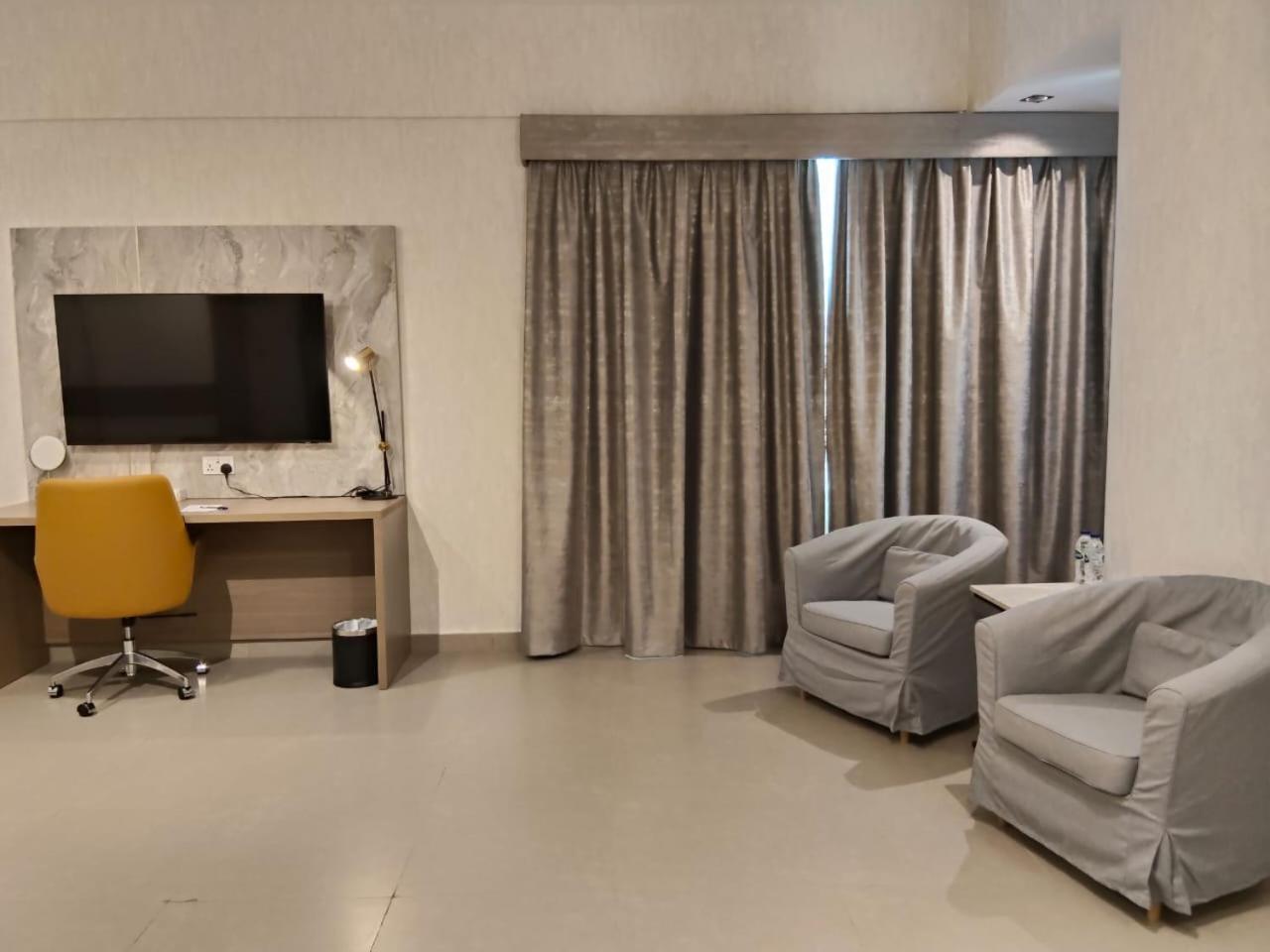 Vogo Grand Hotel Formerly Best Western Plus Hotel Dubai Academic City エクステリア 写真